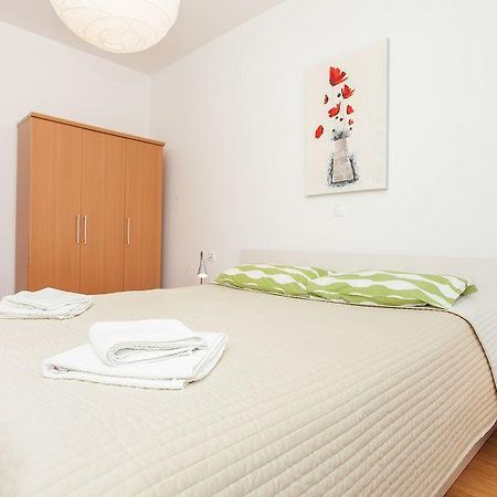 Kuvi Apartments 로비니 외부 사진