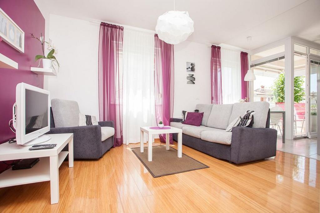 Kuvi Apartments 로비니 객실 사진