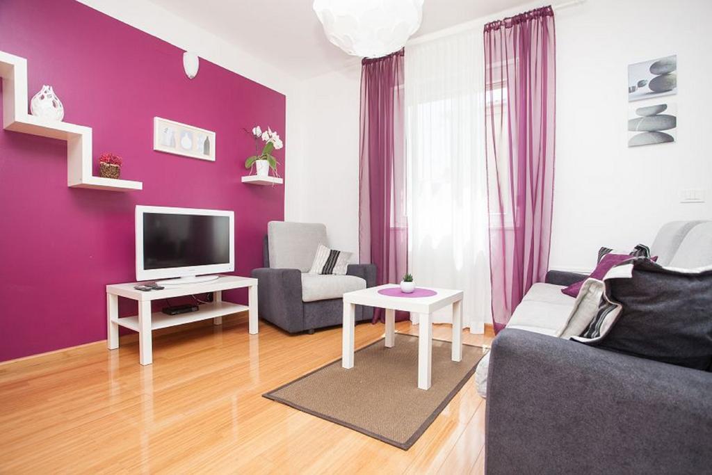 Kuvi Apartments 로비니 객실 사진