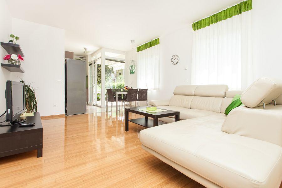 Kuvi Apartments 로비니 외부 사진