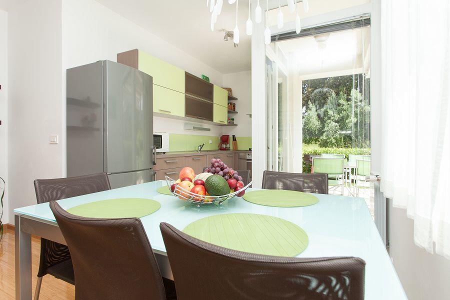 Kuvi Apartments 로비니 외부 사진